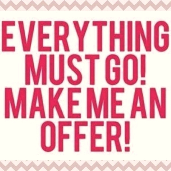 MAKE AN OFFER... BUNDLE FOR BETTER DISCOUNT - Picture 1 of 1